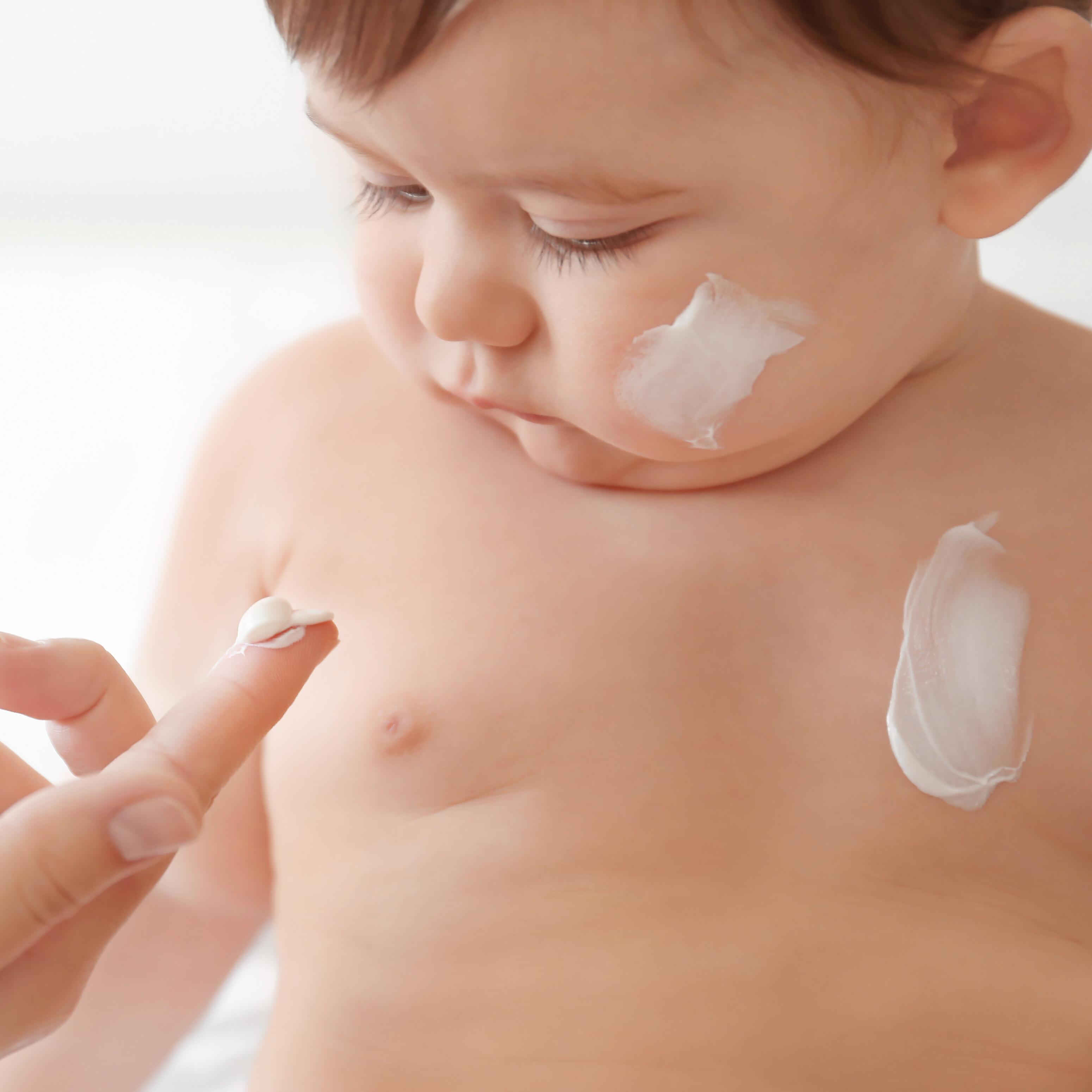 AD_EXOMEGA-CONTROL_ANTI-SCRATCHING TIPS_PLAY WITH YOUR CHILD_WEBSITE_1-1_01-2025